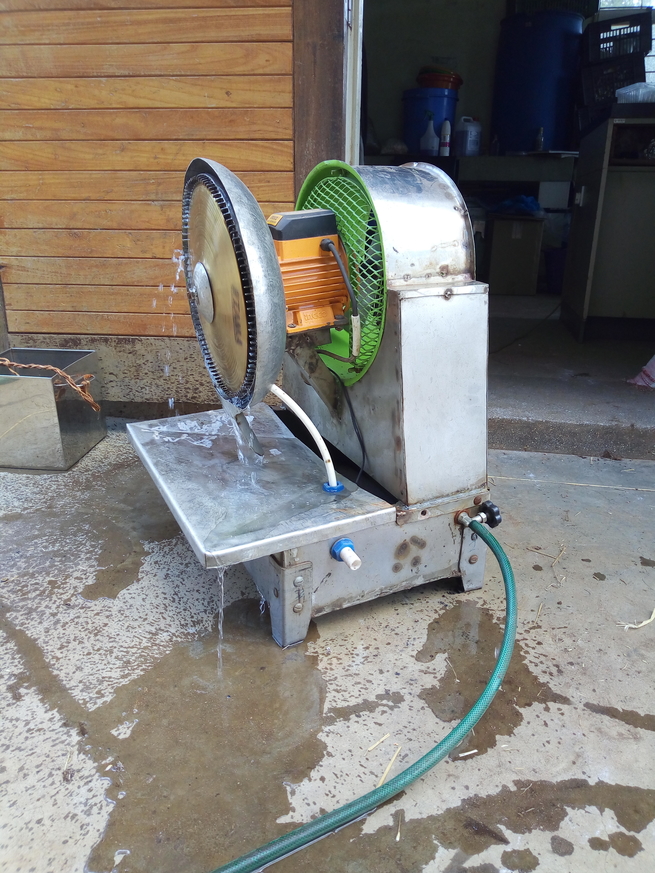 Mushroom crop humidifier